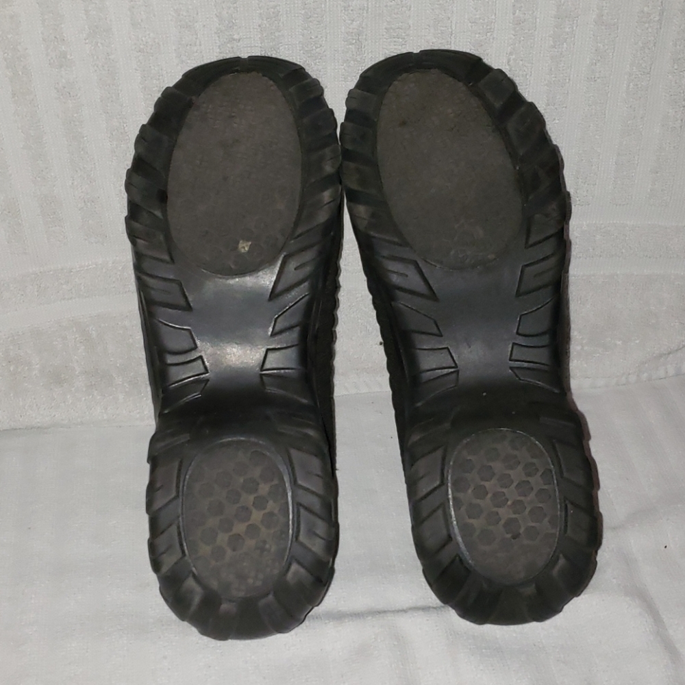 Shoes - Picture 4 of 7